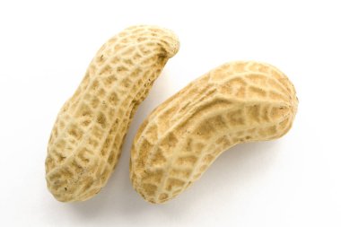 Fıstık, beyaz arka plan üzerinde izole makro closeup