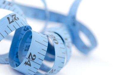 Mavi bant üzerinde izole sağlık kavramı için ölçme yakın çekim 