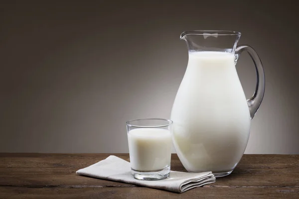 Молоко натюрморт — стоковое фото