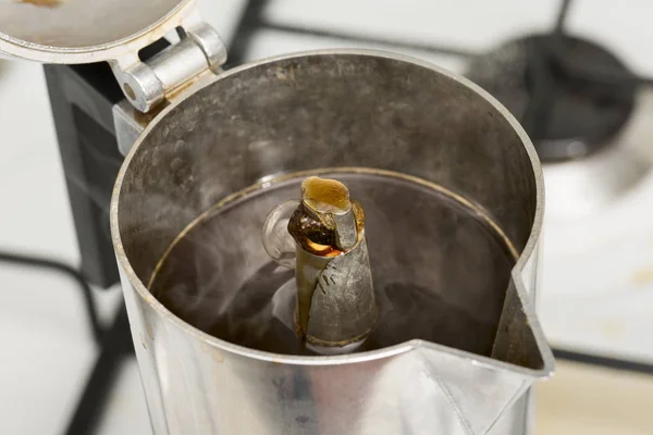 Coffee pot on stove — Stock Photo, Image