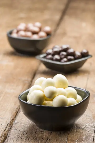 Pralinés de chocolate blanco —  Fotos de Stock