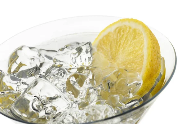 Шматочок води і лимона — стокове фото