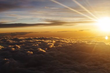 Sunrise Couds üzerinde