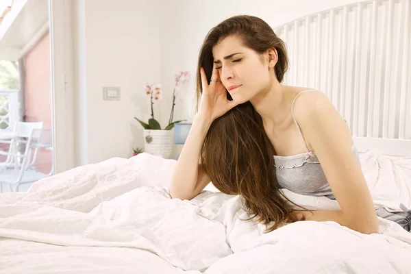 Mulher Triste Infeliz Sentindo Doente — Fotografia de Stock