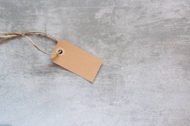 Dize ile geri dönüşümlü kağıttan yapılmış Hediyelik etiketi 