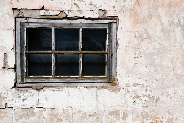 Old window and wall, abandoned house — Stock Photo, Image