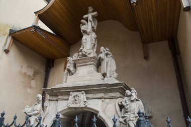 Lviv Ukrayna Latin cathedral yakınındaki mezar taşı Heykel Sergisi