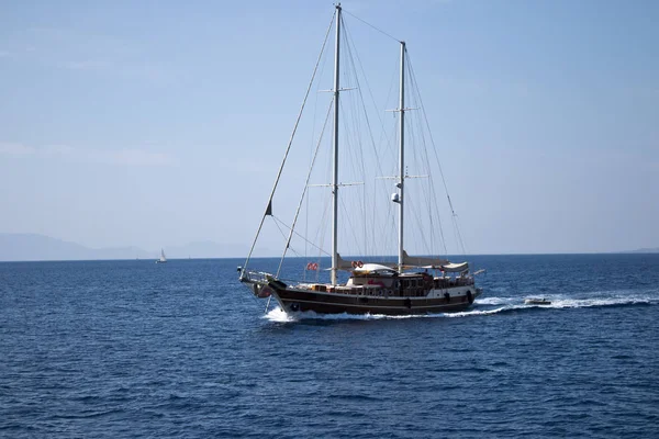 Ιστιοπλοΐα ανοικτής θάλασσας θαλαμηγός Gulet στο νησί της Κω — Φωτογραφία Αρχείου