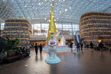 Seul, Güney Kore - 14 Kasım 2019: Coex Mall 'daki Popüler Starfield Kütüphanesi.