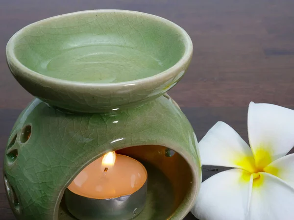 Green aromatherapy jar — Stock Photo, Image