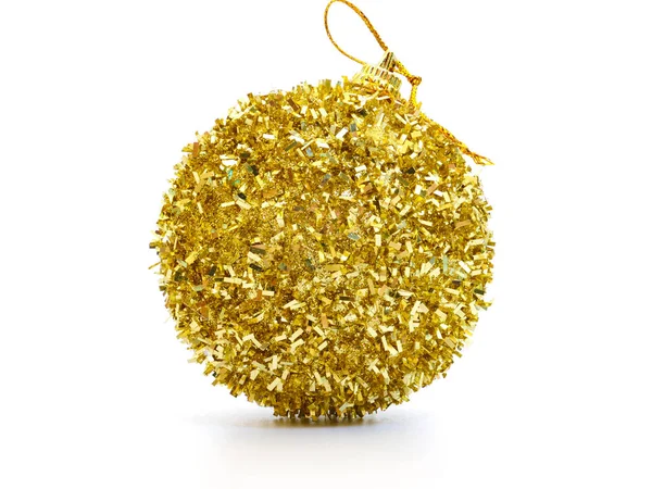 Eine schöne goldene Weihnachtskugel — Stockfoto