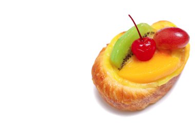 taze meyve muhallebi ile bir danimarka, beyaz arka plan üzerinde izole