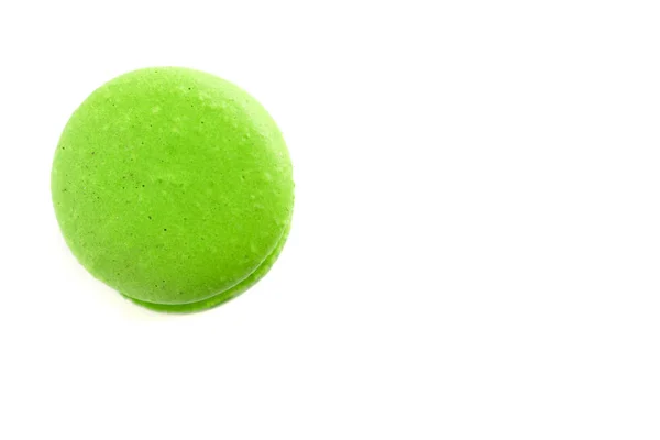 Macarrón Con Sabor Verde Aislado Sobre Fondo Blanco — Foto de Stock