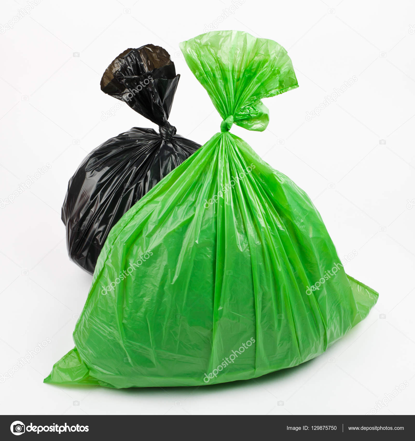 https://st3.depositphotos.com/1363473/12987/i/1600/depositphotos_129875750-stock-photo-green-and-black-garbage-bags.jpg