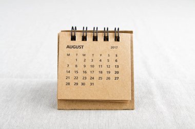 Ağustos. Takvim sayfası. 