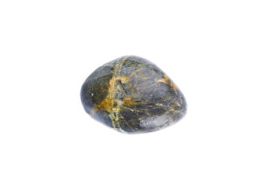 Beyaz arka plan üzerinde izole ıslak deniz taş