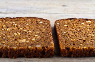 bütün tahıl brown ekmek.