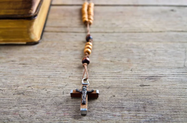 Rosary beads and breviary — Stock Photo, Image