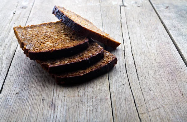 Цельнозерновой коричневый хлеб . — стоковое фото