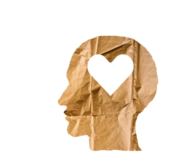 Kertas kusut berbentuk seperti kepala dan hati manusia di atas putih . — Stok Foto