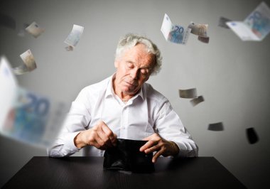 Yaşlı adam beyaz ve boş cüzdan. Muhasebe ve vergi.