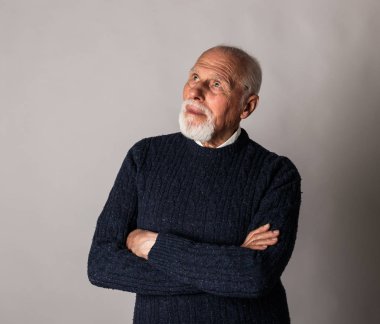 yaşlı adam arıyorum.