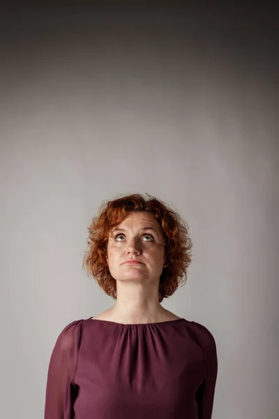 Red-haired woman. — Stock Photo, Image
