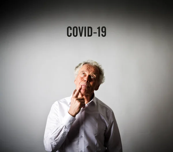 Yaşlı Adam Covid Yaşlı Adam Coronavirus Için Endişeleniyor Enfeksiyon Hastalık — Stok fotoğraf