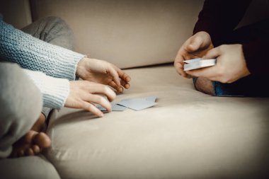 Oyun kartları ile Çift.