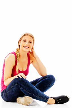 Yerdeki mutlu genç kız