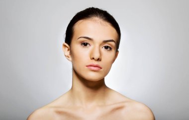 genç kadının güzel yüzü