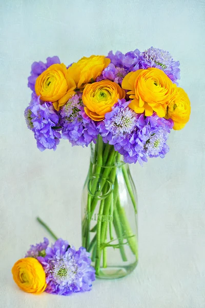 Mooi boeket bloemen. — Stockfoto