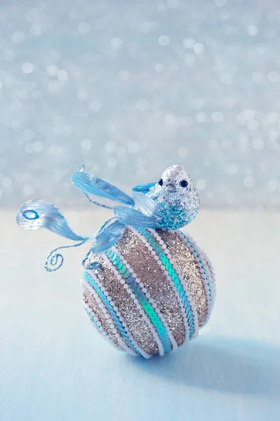 クリスマス装飾。小さな鳥. — ストック写真