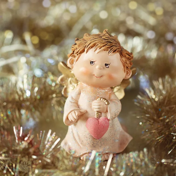 Angel speelgoed met een hart . — Stockfoto