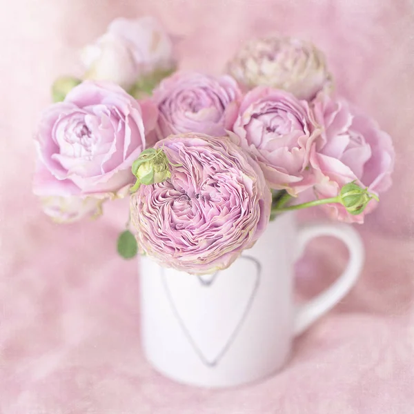 Composición con rosas rosadas — Foto de Stock