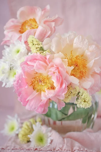 Hermoso ramo de flores. — Foto de Stock