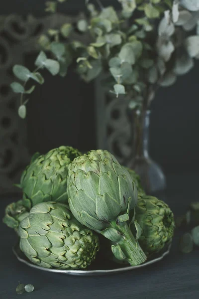 Fresh green artichokes. — Stock Photo, Image