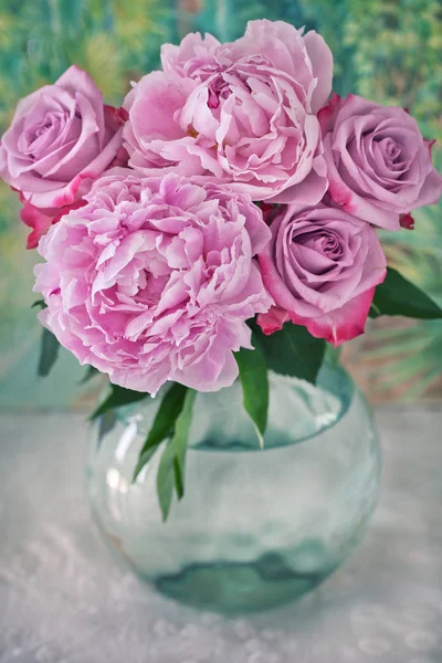 美丽的花朵花束 用牡丹来特写花朵 用粉红色的牡丹花组成的特写 — 图库照片