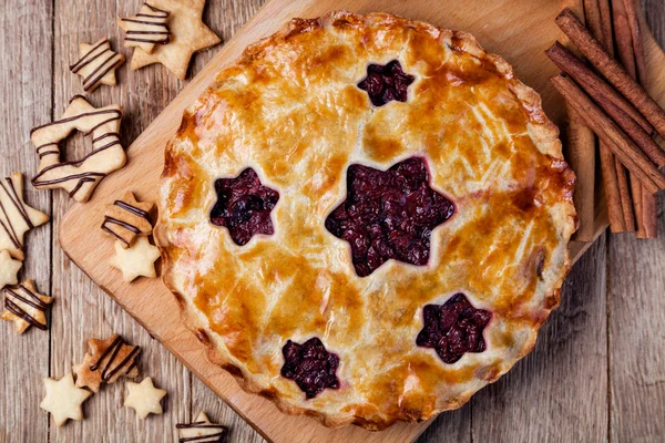 Homemade cherry pie on a wooden table — Stock Photo, Image