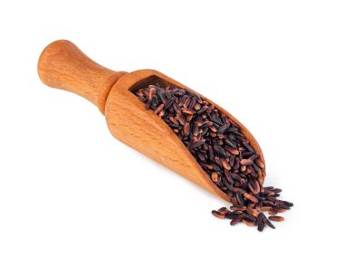 siyah pirinç beyaz bir arka plan üzerinde izole