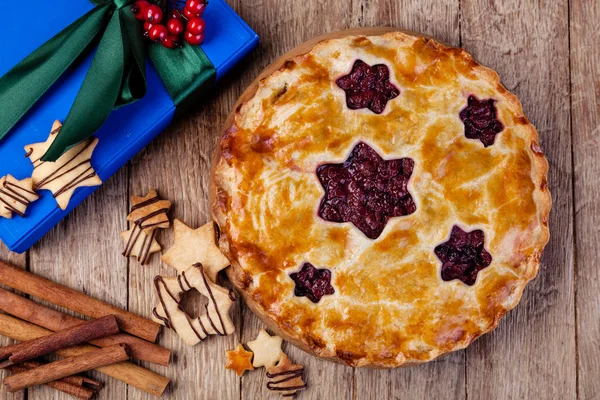 Homemade cherry pie on a wooden table — Stock Photo, Image