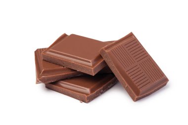 Beyaz arkaplanda izole edilmiş çikolatayı kapat