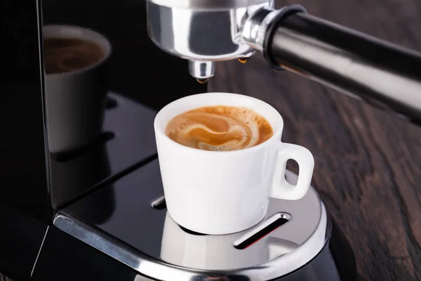 에스프레소 커피 머신 — 스톡 사진