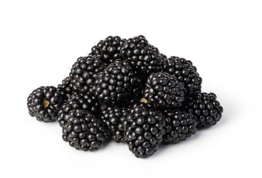 Blackberry beyaz arkaplanda izole edildi