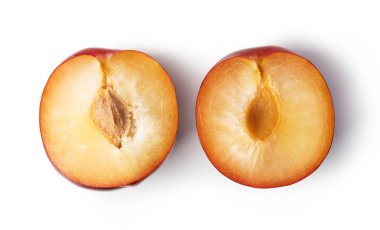 Beyaz arka plan üzerinde izole taze Erik meyve