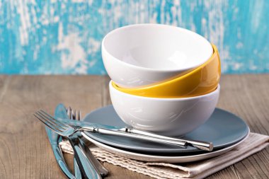 tabak ve çatal bıçak takımı