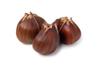 Kestaneler beyaz arkaplanda
