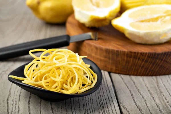 Lemon zest — Stock Photo, Image