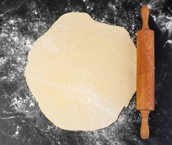 Preparation Dough Rolling Pin Flour Dark Background Free Space Text — Stock Photo, Image