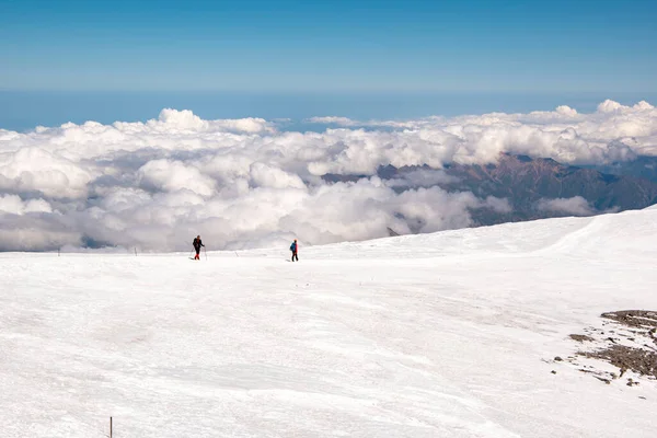 Krajinný Pohled Zasněžený Svah Hory Elbrus Kavkaz Rusko Stezka Vedoucí — Stock fotografie